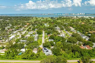 321 Barbara Cir, Belleair, FL 33756 - Photo 14