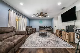 11367 Cocoa Beach Dr, Riverview, FL 33569 - Photo 10