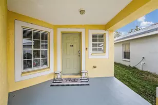 11367 Cocoa Beach Dr, Riverview, FL 33569 - Photo 2