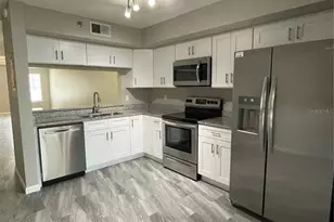 7218 E Bank Dr, Tampa, FL 33617 - Photo 8