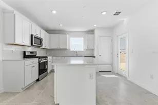 3039 Windswept Wy, Wildwood, FL 34785 - Photo 4