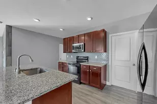 10237 Mangrove Well Rd, Sun City Center, FL 33573 - Photo 10