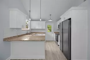 1876 Sylvan Dr, Clearwater, FL 33755 - Photo 18