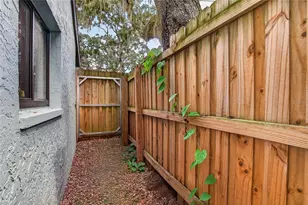 5601 Ashley Oaks Dr, Tampa, FL 33617 - Photo 30