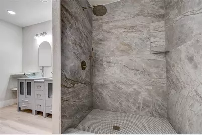 140 89th Avenue NE, Saint Petersburg, FL 33702 - Photo 20