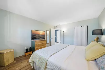 13717 Mission Oaks Boulevard, Seminole, FL 33776 - Photo 12