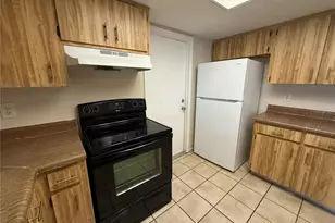 310 W Windhorst Rd, Brandon, FL 33510 - Photo 12
