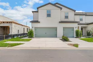 685 Poppy Ln, Dundee, FL 33838 - Photo 1