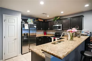 13123 Logan Captiva Ln, Gibsonton, FL 33534 - Photo 4