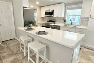 7107 Mt Essex Dr NE, Saint Petersburg, FL 33702 - Photo 4