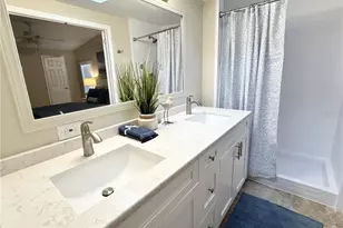 7107 Mt Essex Dr NE, Saint Petersburg, FL 33702 - Photo 12