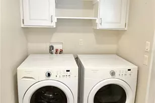 7107 Mt Essex Dr NE, Saint Petersburg, FL 33702 - Photo 20