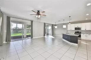 6207 Voyagers Pl, Apollo Beach, FL 33572 - Photo 6