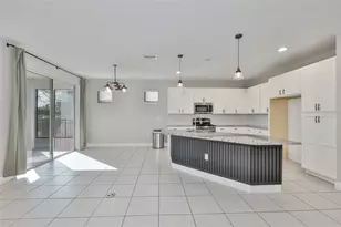 6207 Voyagers Pl, Apollo Beach, FL 33572 - Photo 8