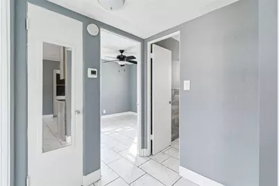 520 Freeport Avenue N, Saint Petersburg, FL 33702 - Photo 14