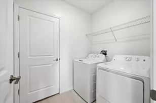 35212 Gravelly Dr, Zephyrhills, FL 33541 - Photo 40