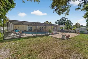 2308 Hawthorne Dr, Clearwater, FL 33763 - Photo 30