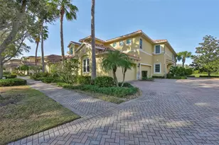 1417 Emerald Dunes Dr, Sun City Center, FL 33573 - Photo 4