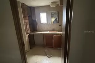 39249 Lizabeth Cir, Zephyrhills, FL 33542 - Photo 16