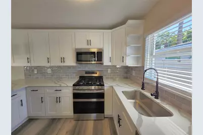 1818 Shore Acres Boulevard NE, Saint Petersburg, FL 33703 - Photo 6