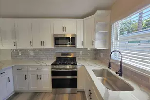 1818 Shore Acres Blvd NE, Saint Petersburg, FL 33703 - Photo 6