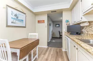 255 Dolphin Point, Clearwater Beach, FL 33767 - Photo 12