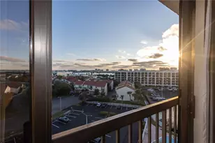 255 Dolphin Point, Clearwater Beach, FL 33767 - Photo 18