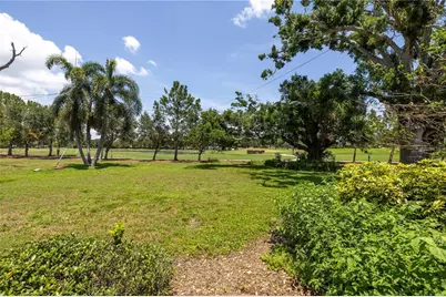 167 Almedo Way NE, Saint Petersburg, FL 33704 - Photo 6