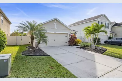 7754 Tuscan Bay Circle, Wesley Chapel, FL 33545 - Photo 2