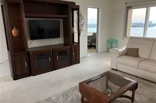 4750 Cove Cir, Saint Petersburg, FL 33708 - Photo 4