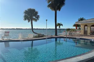 4750 Cove Cir, Saint Petersburg, FL 33708 - Photo 36