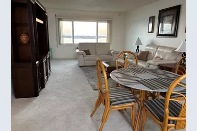 4750 Cove Circle #904, Saint Petersburg, FL 33708 - Photo 6