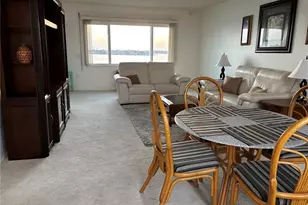 4750 Cove Cir, Saint Petersburg, FL 33708 - Photo 6