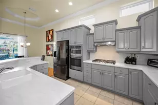 9865 Sago Point Dr, Seminole, FL 33777 - Photo 10