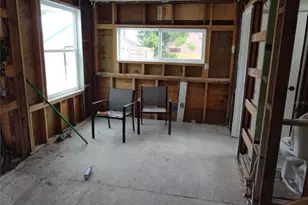 14117 Palm St, Madeira Beach, FL 33708 - Photo 6