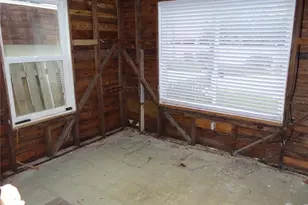 14117 Palm St, Madeira Beach, FL 33708 - Photo 8