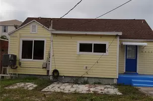 14117 Palm St, Madeira Beach, FL 33708 - Photo 2