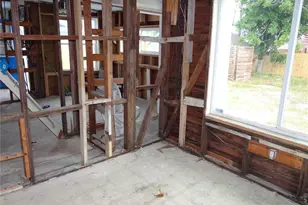 14117 Palm St, Madeira Beach, FL 33708 - Photo 10