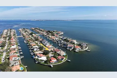 1920 Hawaii Avenue NE, Saint Petersburg, FL 33703 - Photo 4