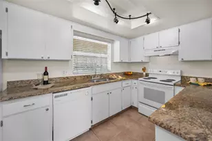 68 Country Club Dr, Largo, FL 33771 - Photo 12