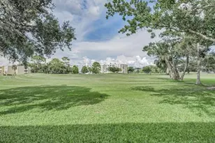 68 Country Club Dr, Largo, FL 33771 - Photo 30