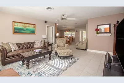 7864 15th Way N, Saint Petersburg, FL 33702 - Photo 2