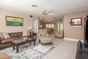 7864 15th Way N, Saint Petersburg, FL 33702 - Photo 2