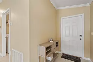 3184 Lytton Hall Dr, Zephyrhills, FL 33540 - Photo 4