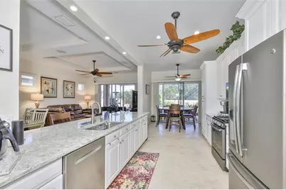 818 King Leon Way, Sun City Center, FL 33573 - Photo 10