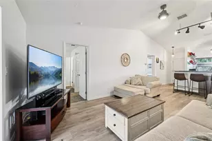 10820 43rd St N, Clearwater, FL 33762 - Photo 8