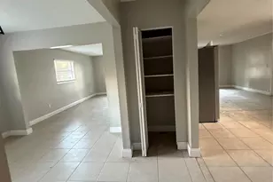 1417 Dolphin Dr, Lakeland, FL 33801 - Photo 4