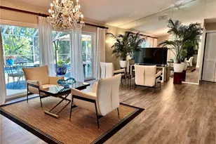 559 Quintana Pl NE, Saint Petersburg, FL 33703 - Photo 4