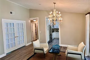 559 Quintana Pl NE, Saint Petersburg, FL 33703 - Photo 10