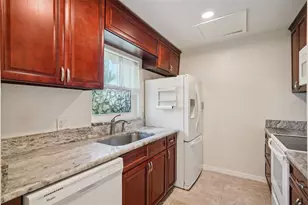 404 Cordova Green, Seminole, FL 33777 - Photo 6